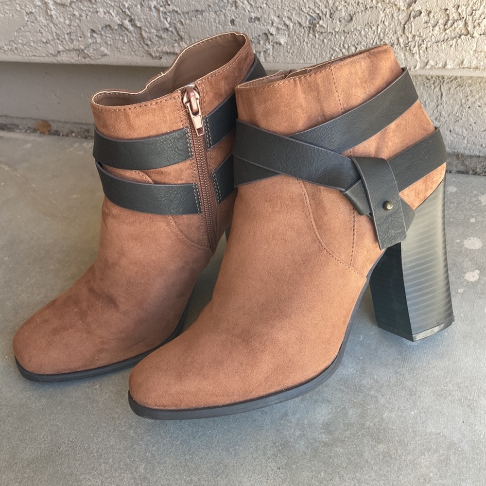 Express women’s chunky brown boots size 8 fall